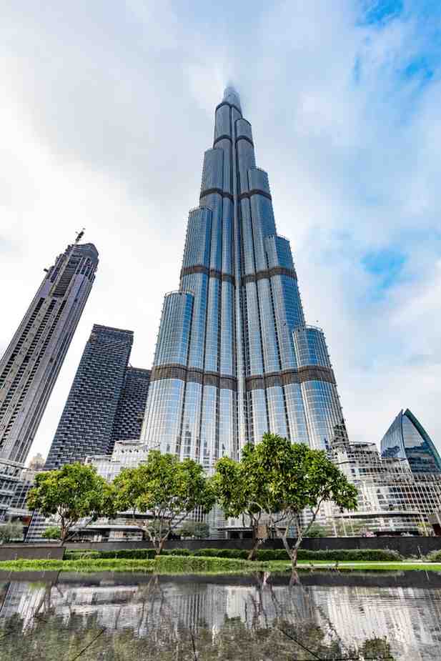 Picture of the Burj Khalifa building in dubai